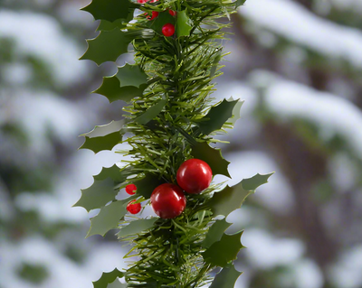 Christmas Garland - Tinsel Leaves and Berries