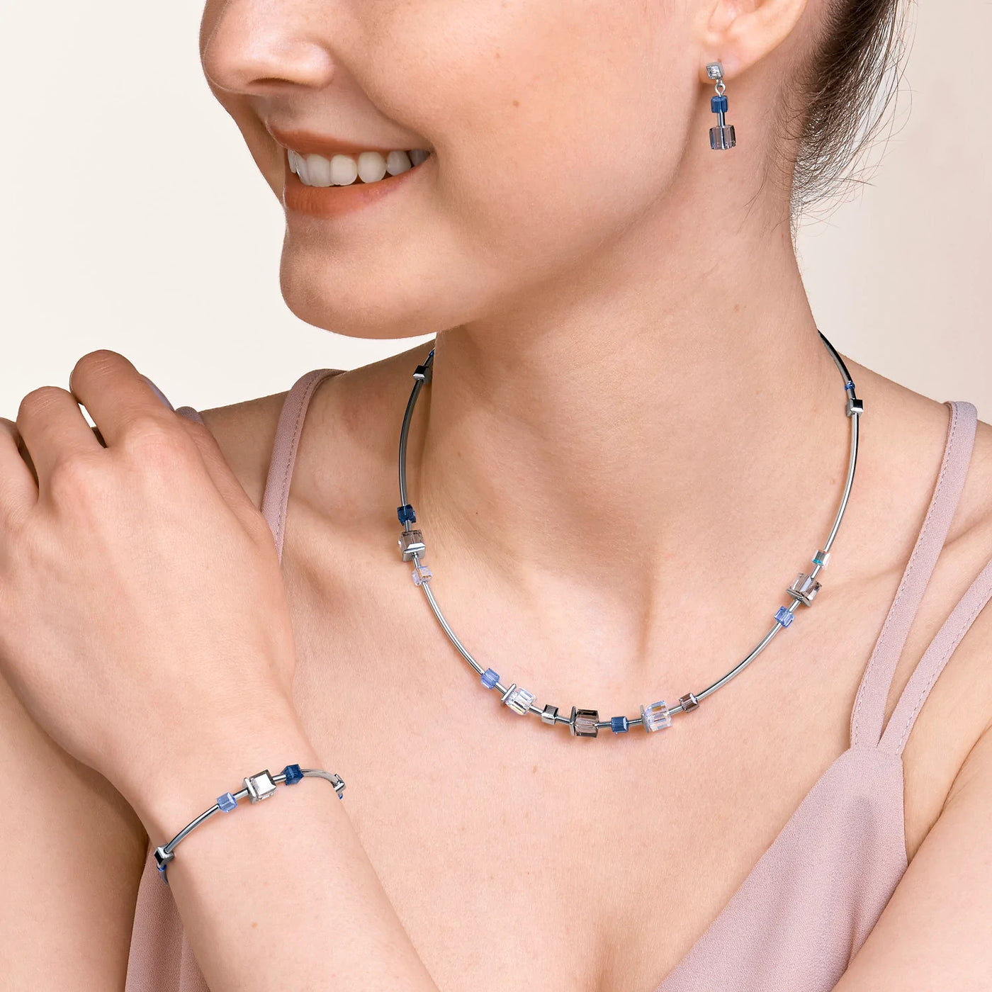 Coeur De Lion Minimalist Crystals Blue Necklace