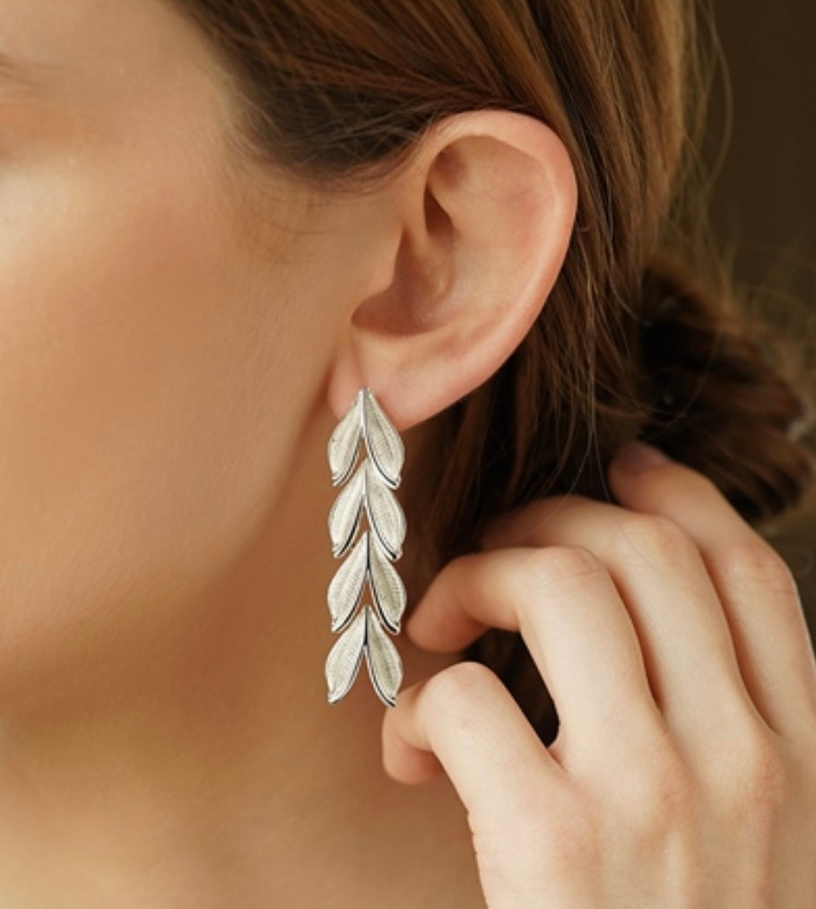 Newbridge Silverware Earrings - Laurel Leaf Link Drop